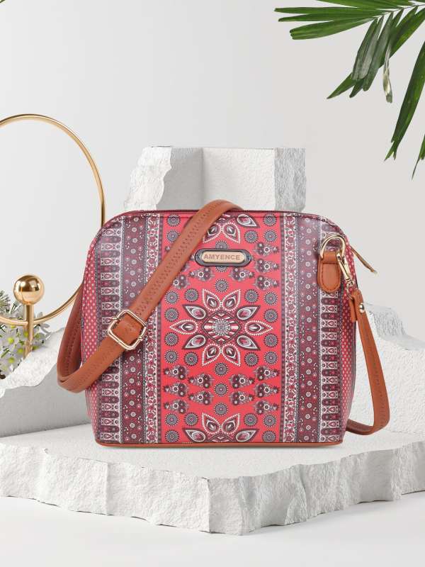 Maroon tote top