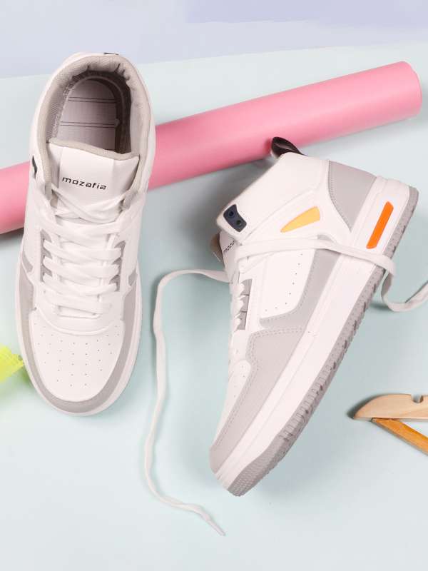 Mid slip outlet on sneakers