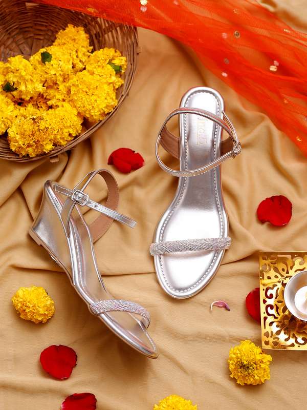 Inc hotsell silver shoes
