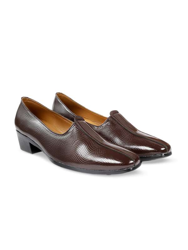Heel mojari shop