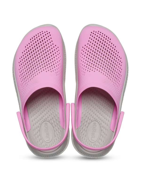 Fur hotsell pink crocs
