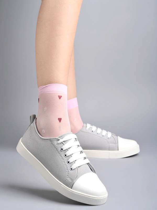 Grey sneakers for ladies 2025