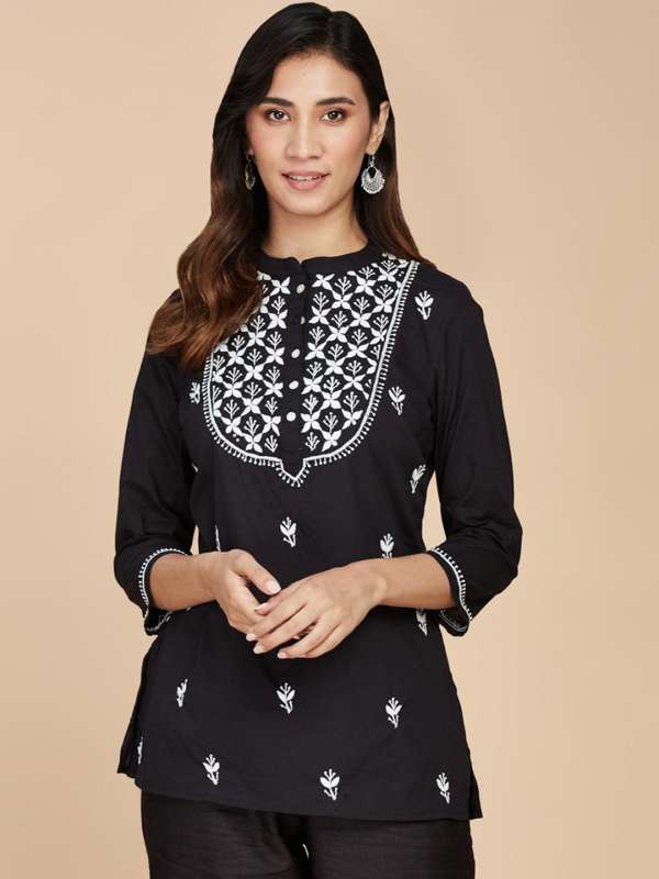 Black kurti outlet online myntra