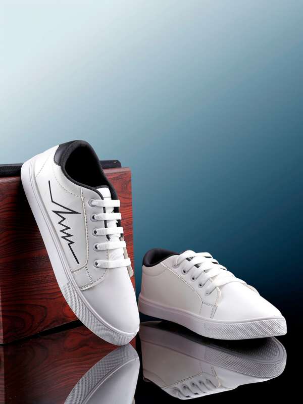 White sneakers below 500 clearance