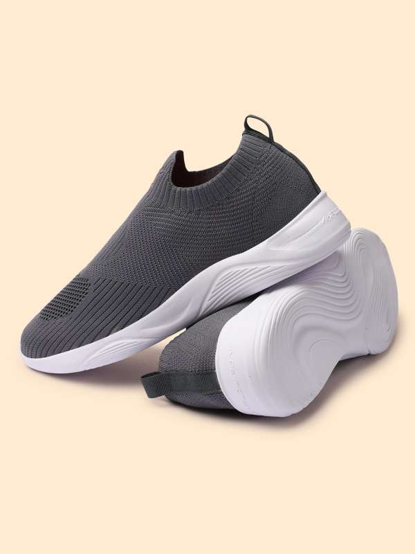 Hrx best sale slip on