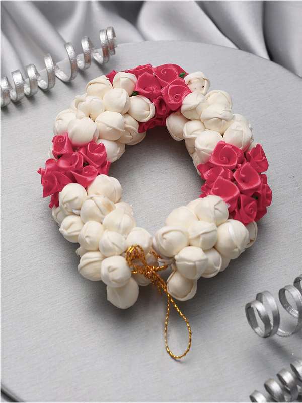 Details 142+ white artificial flowers for hair best tnbvietnam.edu.vn