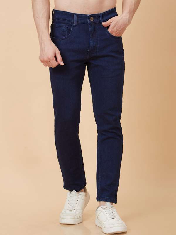 Globus jeans store