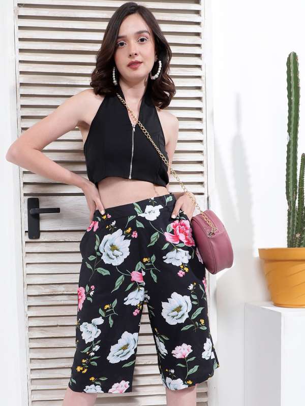 Ladies cotton hotsell knee length shorts