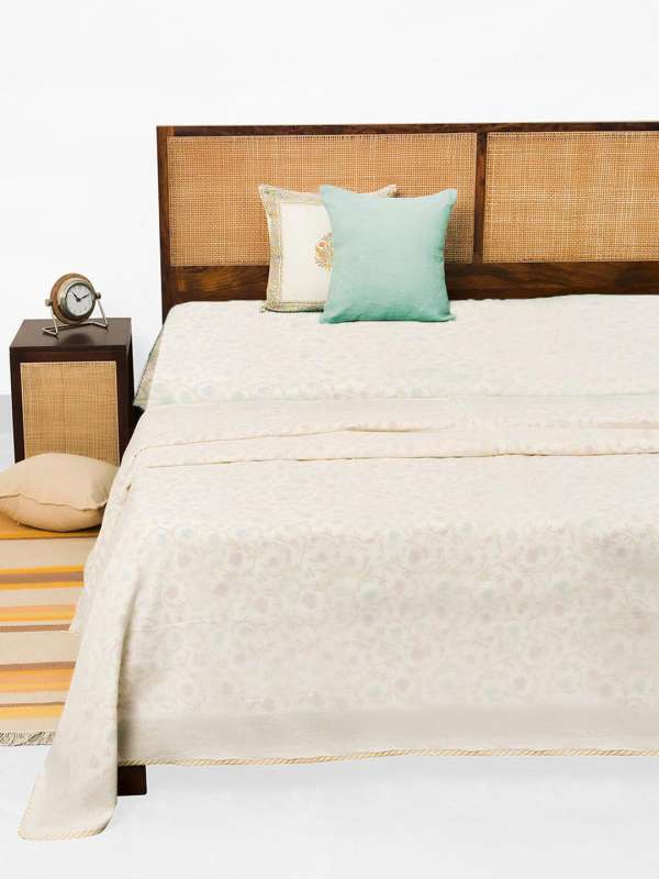 Fabindia Blankets Quilts And Dohars Buy Fabindia Blankets Quilts