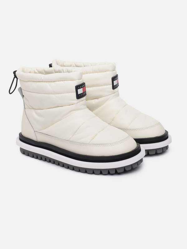 Online boots sale store