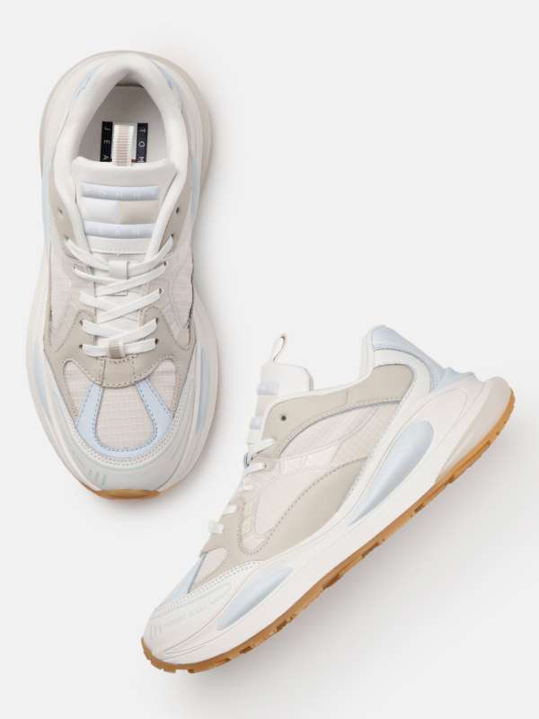 Yeezy myntra hotsell
