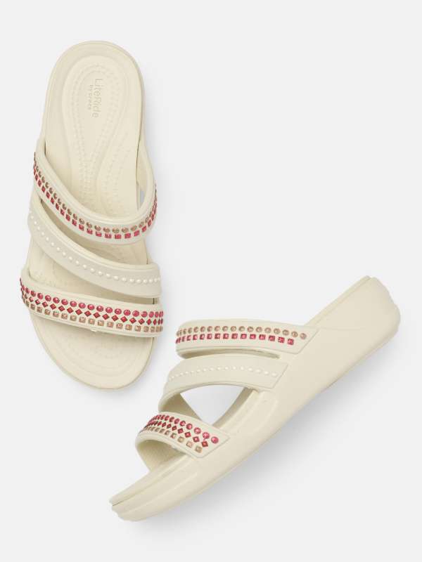 Crocs for women shop myntra