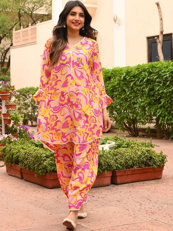 Bunaai store kurtis online