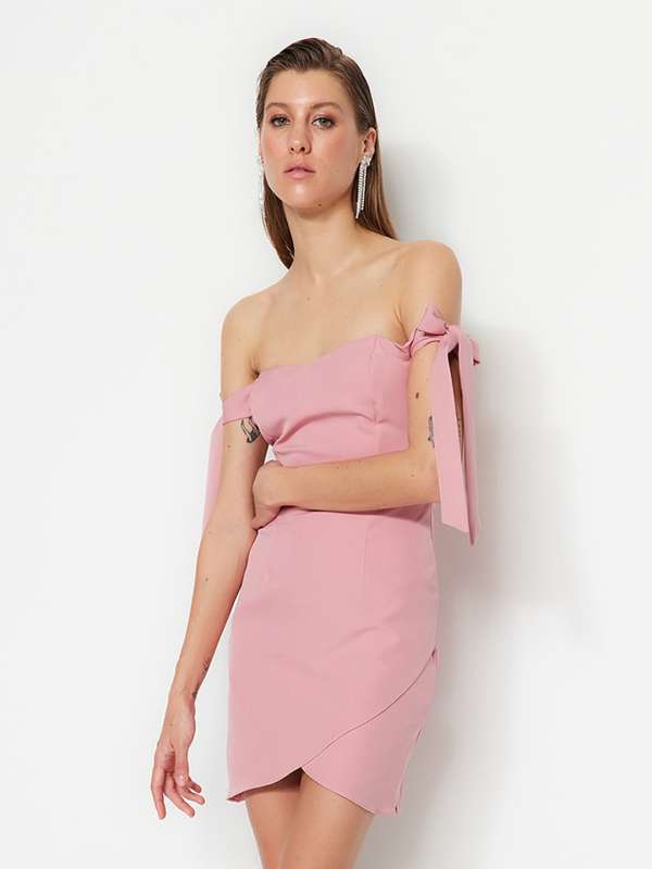 Pale pink sheath dress discount