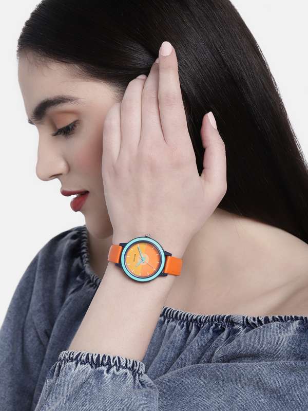 Leather analog wrist watch top