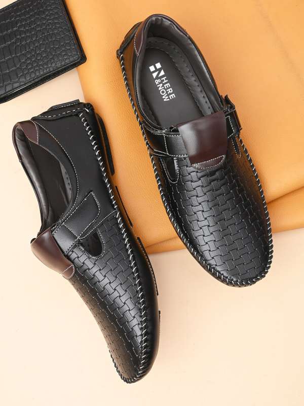 Dock and outlet mark sandals