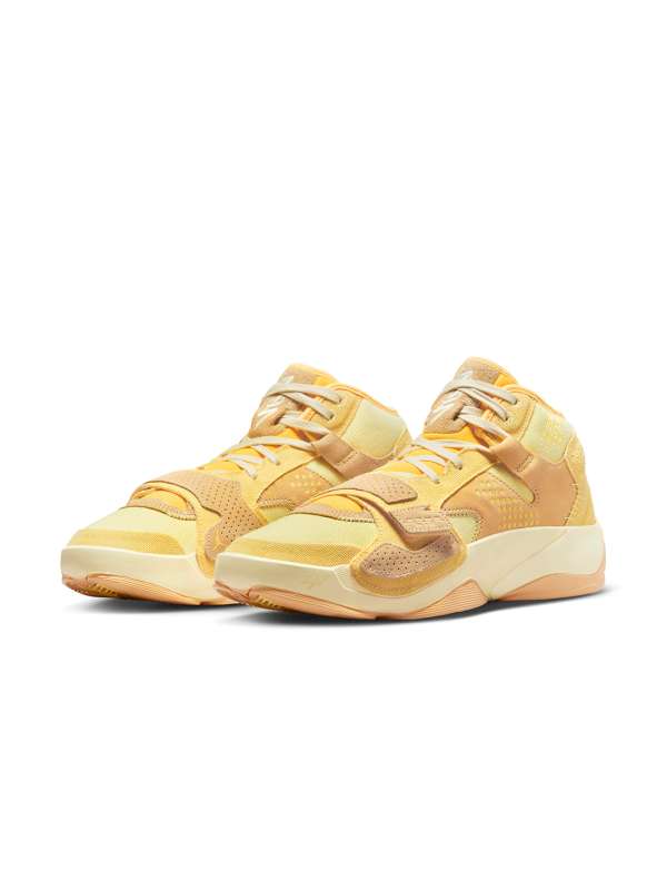 Gold shoes mens nike sales
