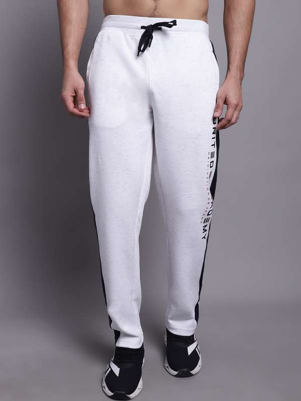 Jogger pants with white shoes discount