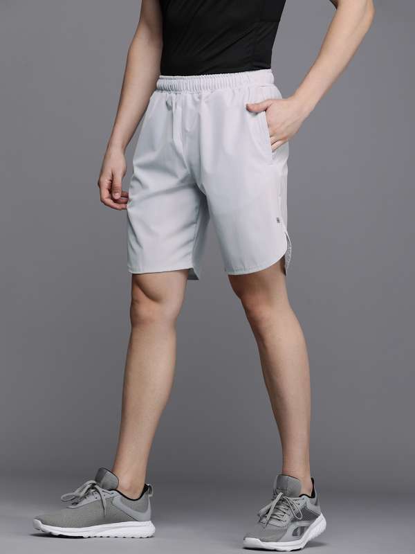 Yonex hotsell shorts myntra