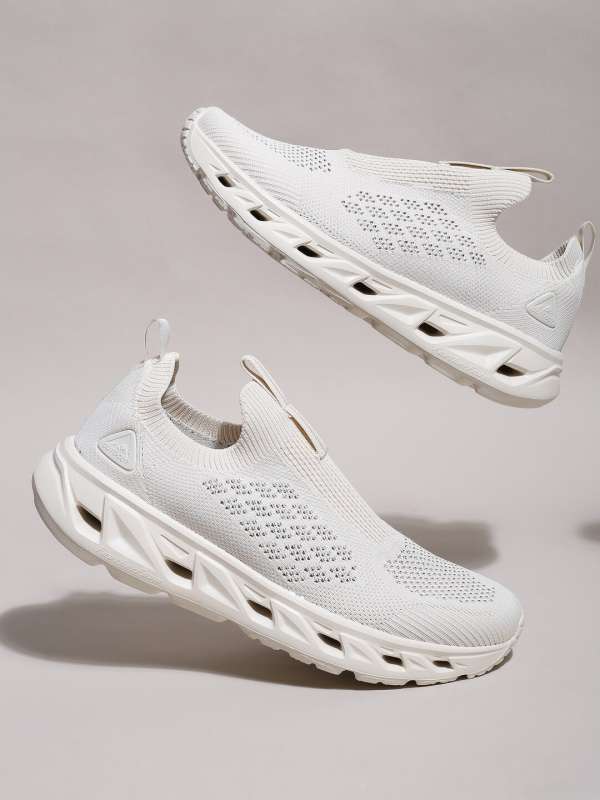 Xtep hot sale shoes price