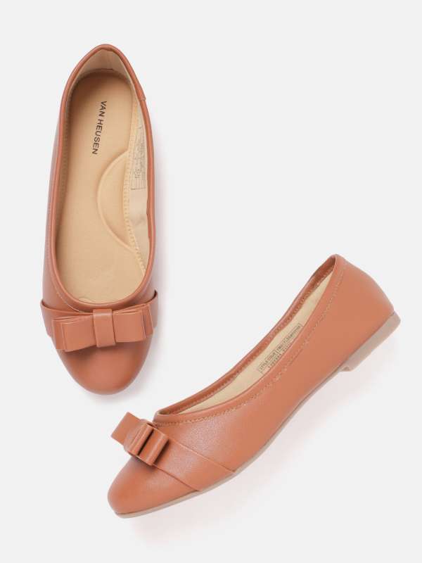 Tan ballerina hot sale shoes
