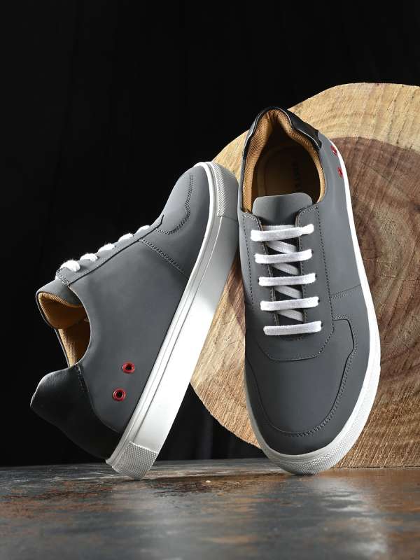 Mast and harbour grey sneakers top