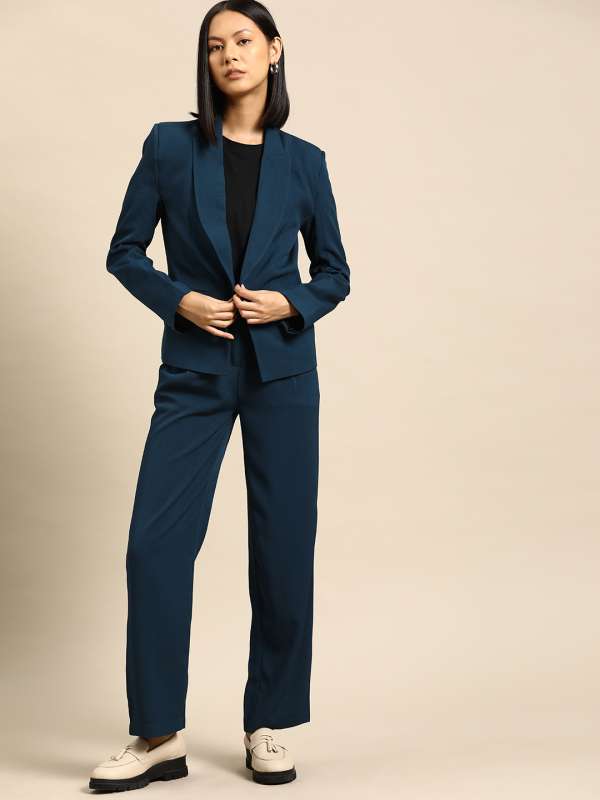 trendy womens work outfits  Pantsuits for women Business outfits women  Trendy work outfit