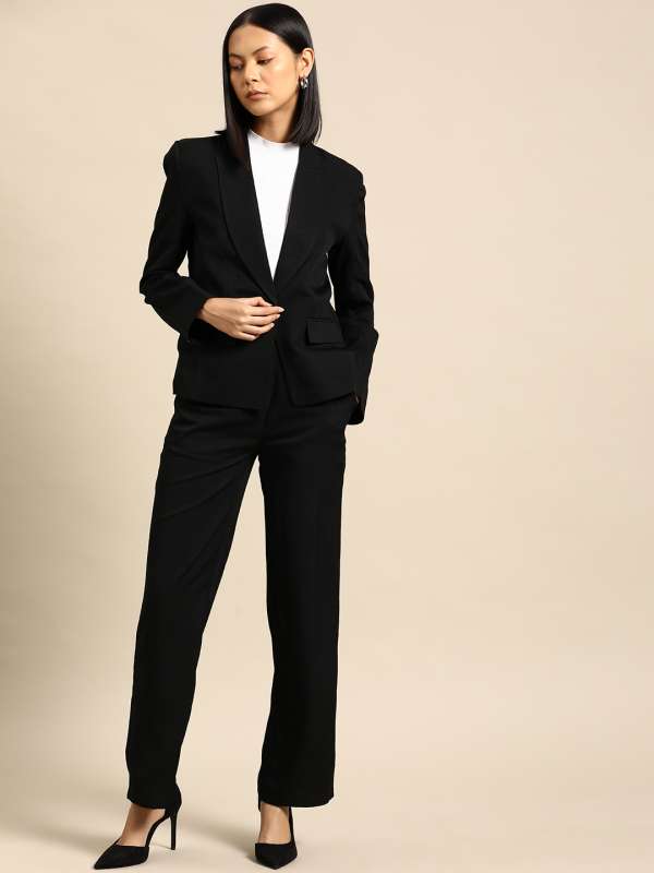How and where to wear a womens pants suit A complete guide   stylishwomenoutfitscom