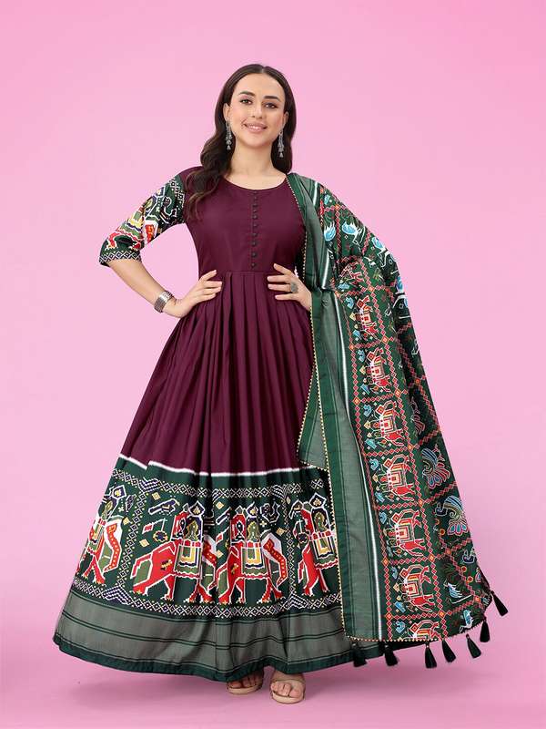 Aggregate 141+ myntra engagement dress latest seven.edu.vn