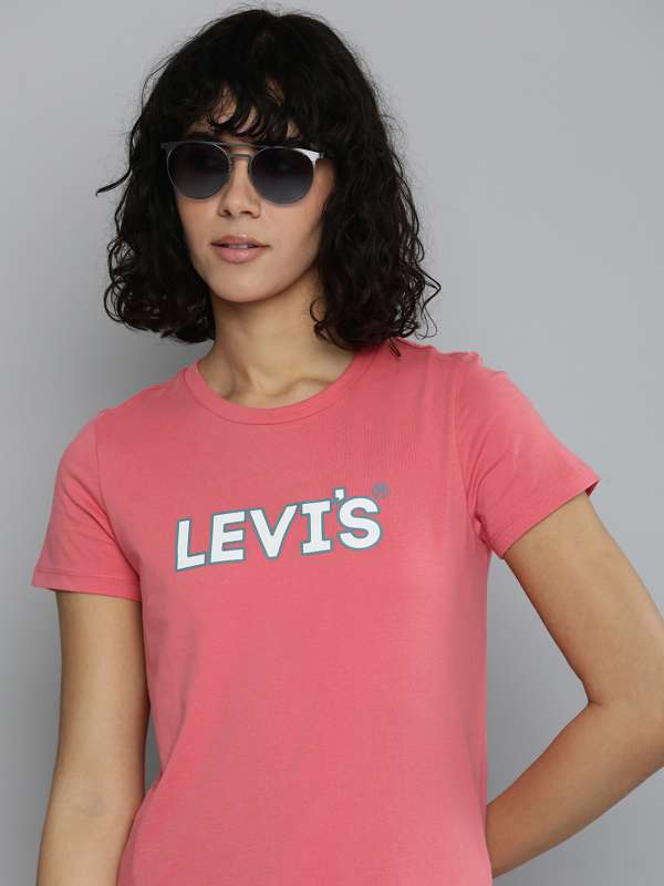 Levis hot sale pink tshirt