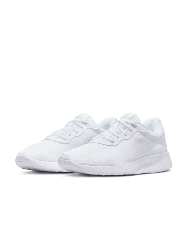 Nike tanjun trainers ladies white deals