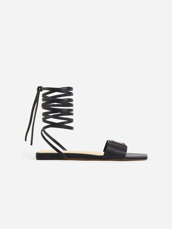 H and online m flat sandals
