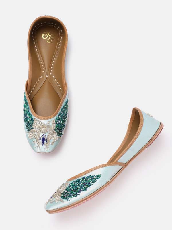 Mojaris myntra outlet