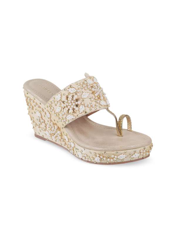 Bridal sandals deals on myntra