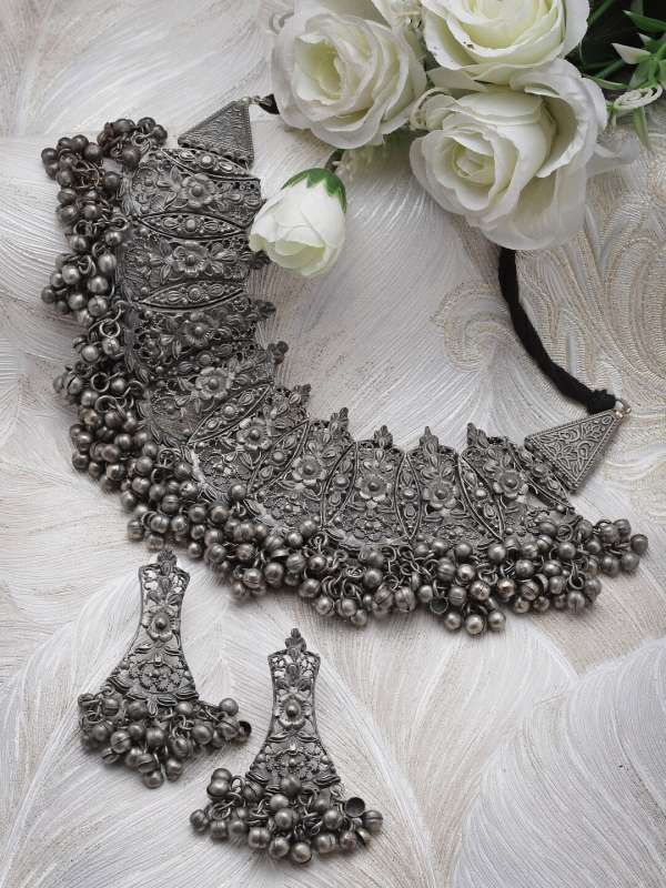 Silver Metal Necklace Jewellery Set Buy Silver Metal Necklace Jewellery Set online in India