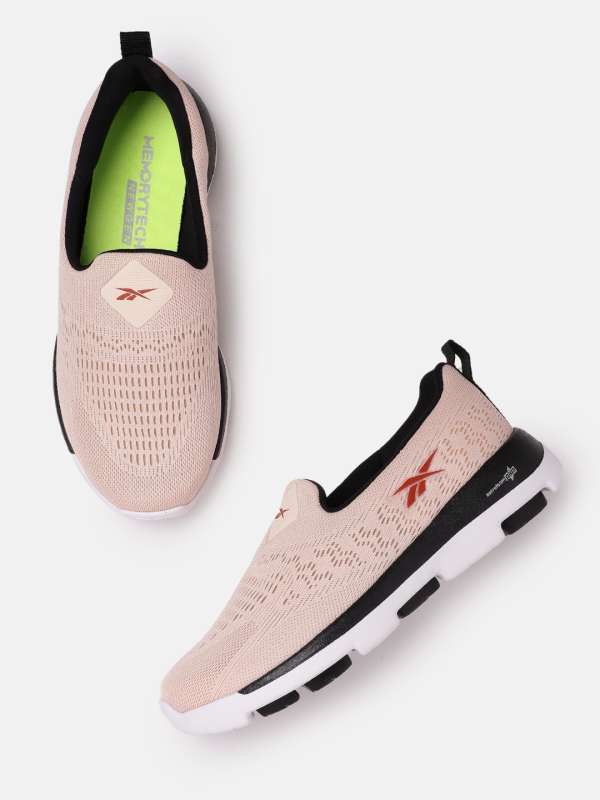 Reebok flats top