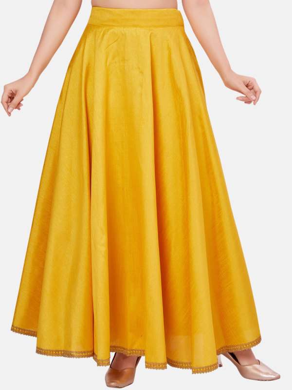 Yellow t-shirt and skirt best sale