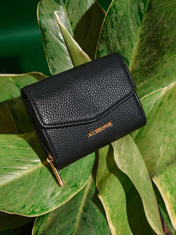 Accessorize wallets online store