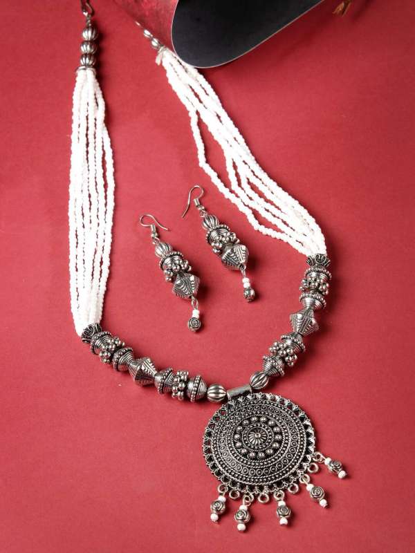 Silver necklace set online clearance