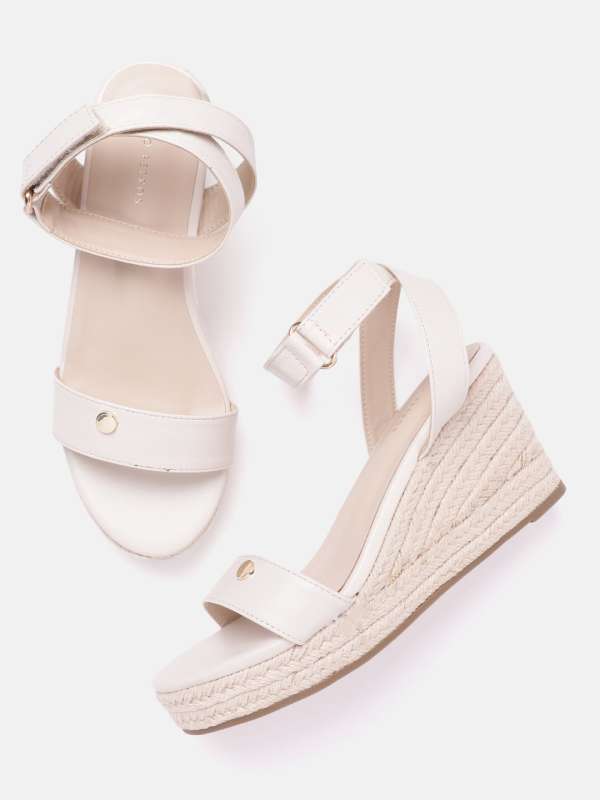 Off 2025 white wedges