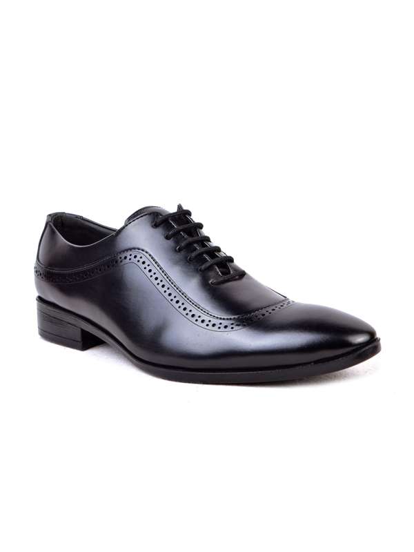 Relaxo formal shoes shop