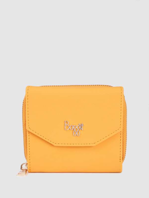 Baggit top yellow wallet