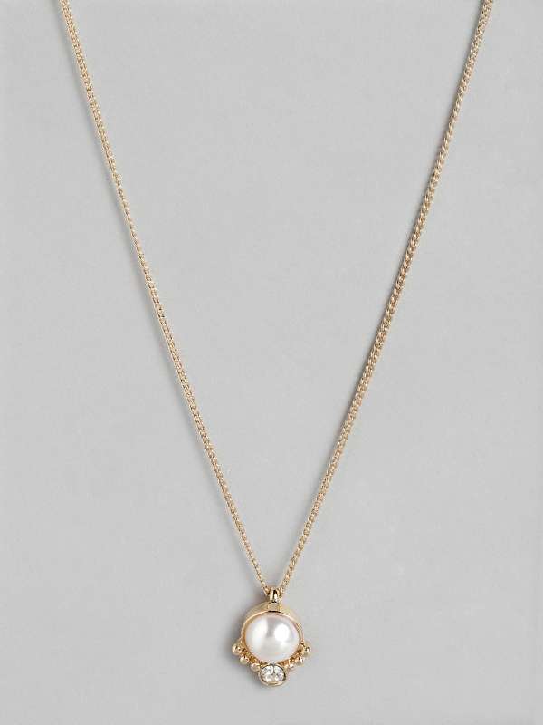 Caratlane hotsell pearl pendant