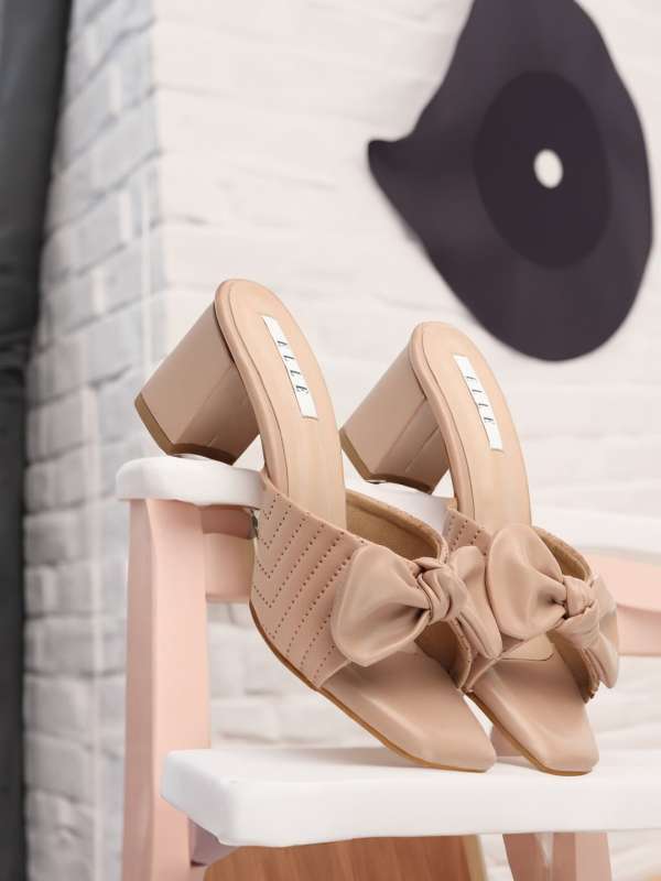 Sandals for shop saree online