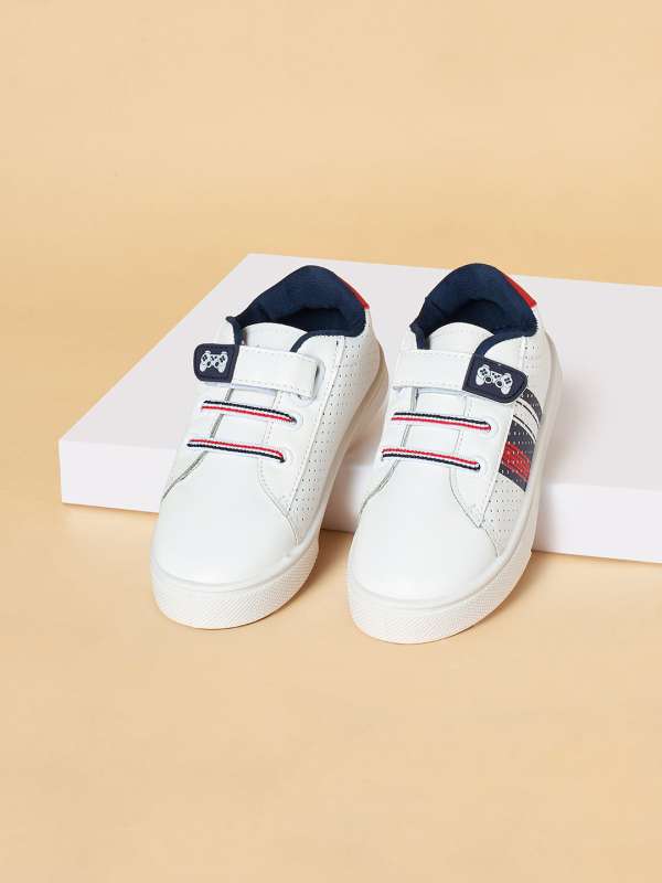 College clearance shoes online