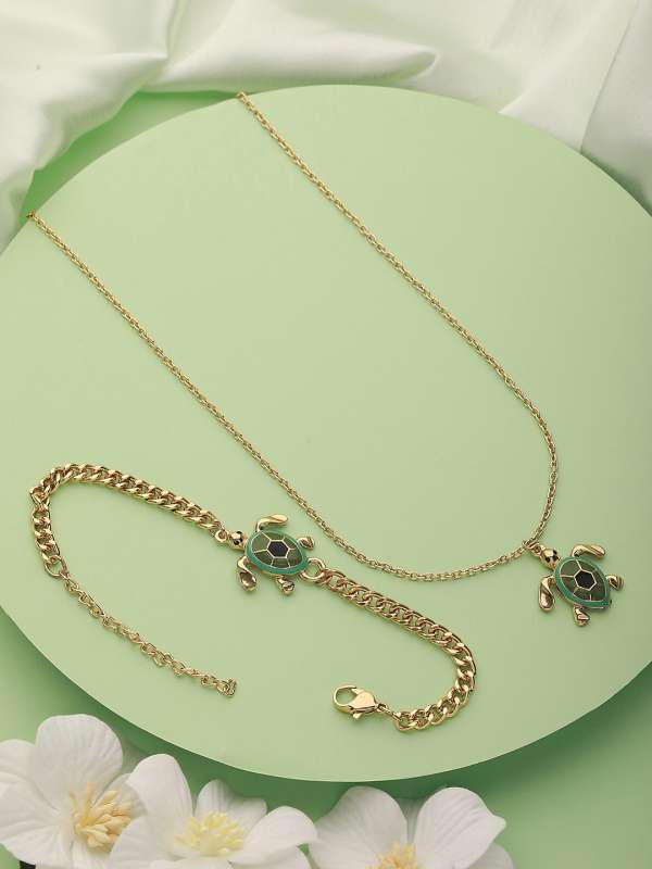 Pendant bracelet deals