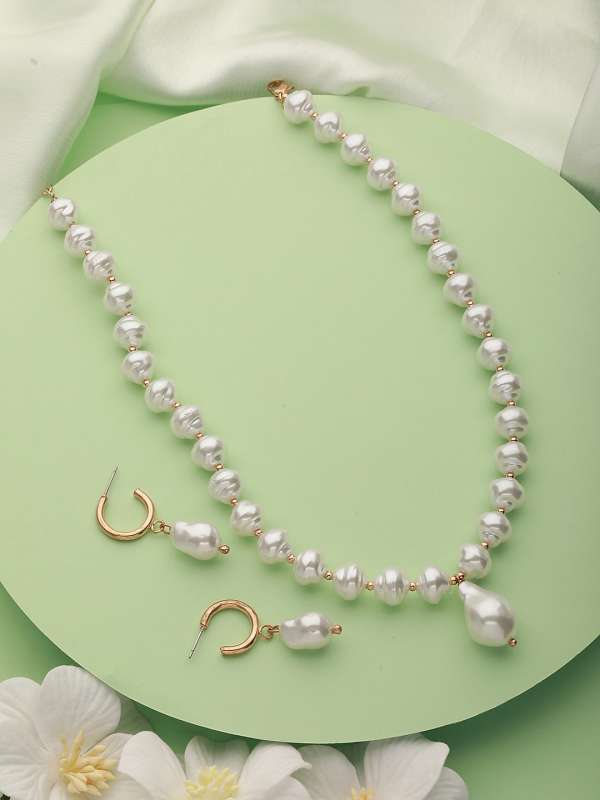 Pearl pendant and earring set deals