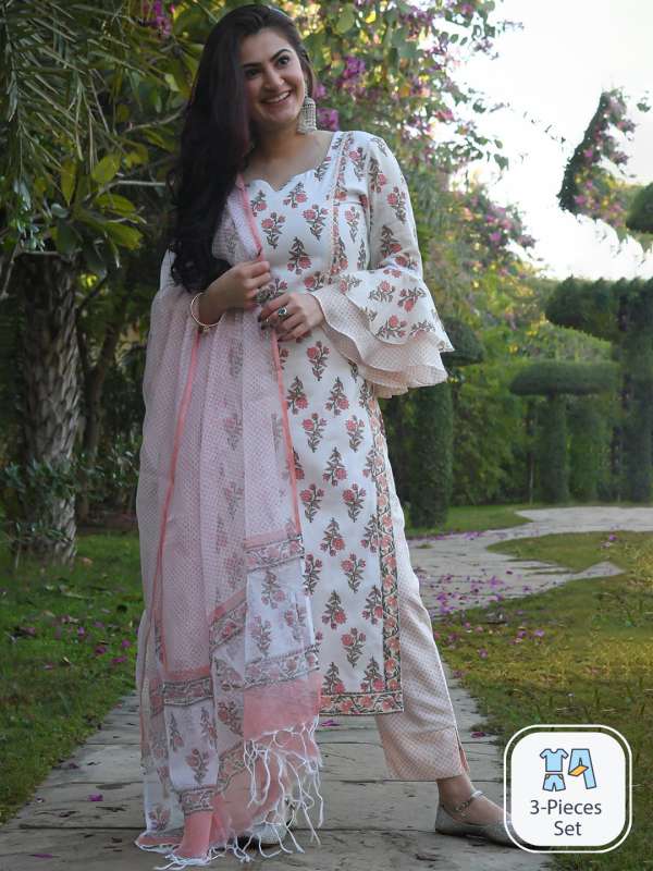 White dress deals with pink dupatta