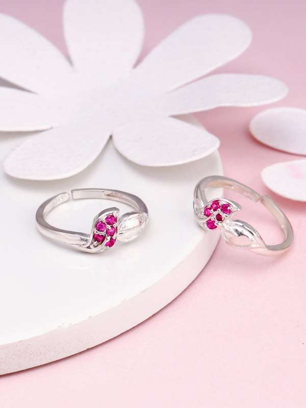 Taraash toe hotsell rings