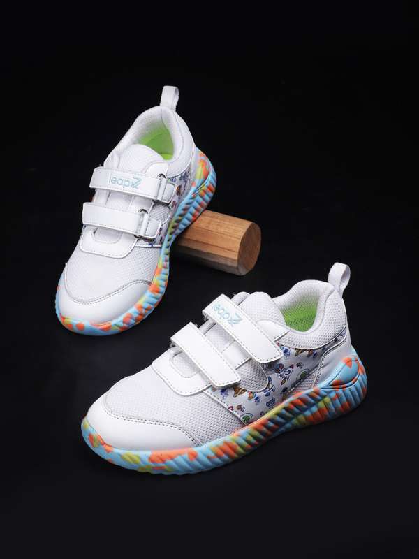 White kids sports shoes on sale